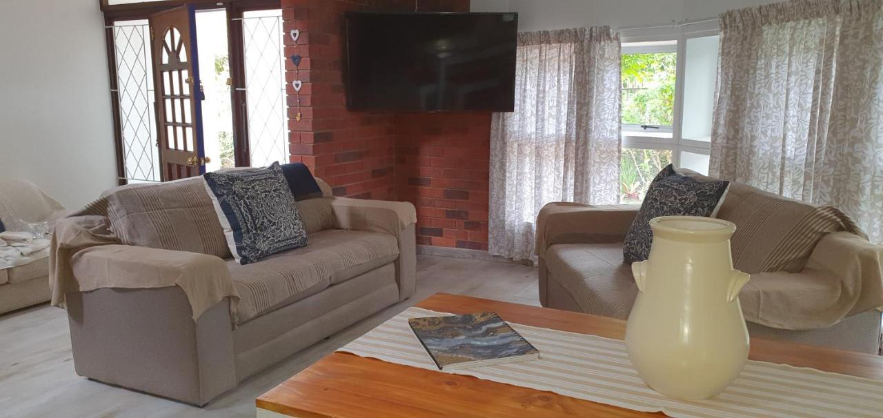 Summer Sand Holiday Cottages Scottburgh Esterno foto